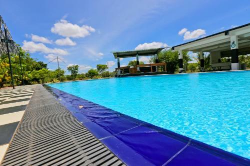 Eco Hotel Black & White - Anuradhapura