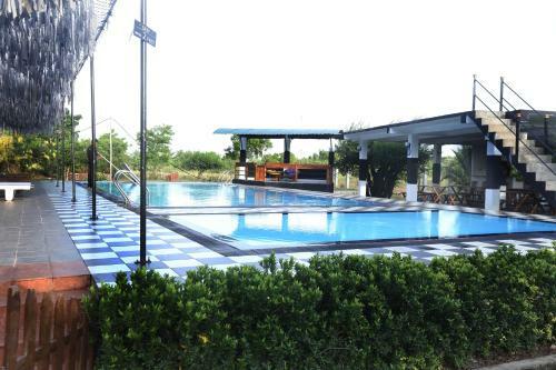 Eco Hotel Black & White - Anuradhapura