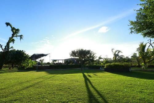 Eco Hotel Black & White - Anuradhapura