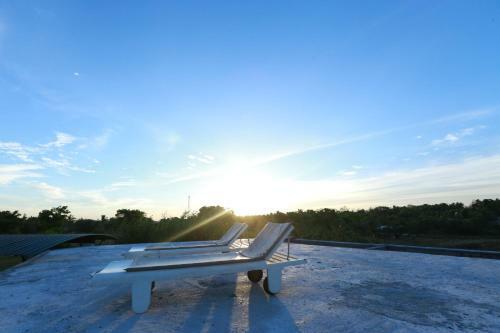 Eco Hotel Black & White - Anuradhapura