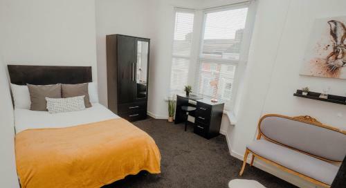 Entire 4 Bed House - Monthly Discount - By Centre