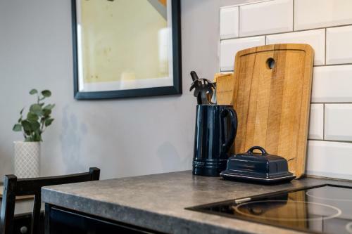 Stylish 2 Bed Apartment - Baltic Area In Central Lpool!