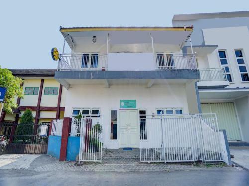 Hotel Spot On 90349 Edotel Tebe Syariah