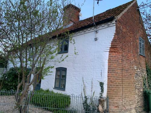 2 Bed Cosy Cottage