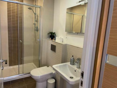 Maidenhead Stylish And Modern 2 Bedroom Apartment
