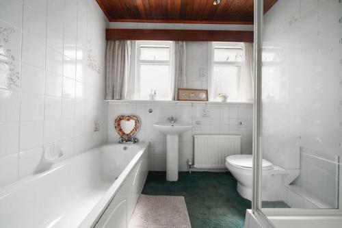 Beautiful 5 Bedroom House In Maidstone