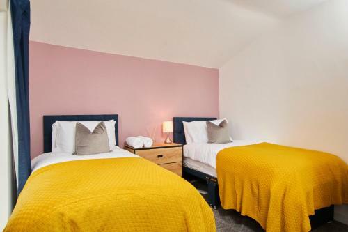 Beautiful 5 Bed House Manchester Sleeps8 Wparking