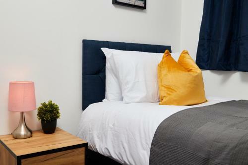 Beautiful 5 Bed House Manchester Sleeps8 Wparking