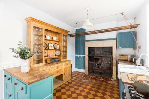 Rustic 4 Bedroom House - Garden -dog Friendly