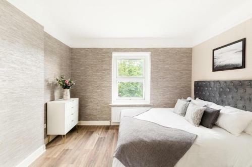 Rustic 4 Bedroom House - Garden -dog Friendly