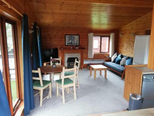 Wooden Forest Lodge By The Sea