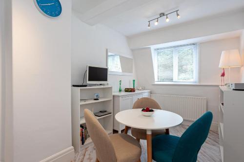 Cosy 2 Bed Apartment - Close To Leeds Centre