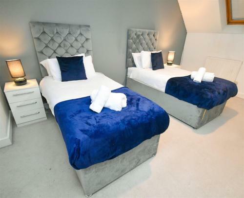 Foxley Place: Mk City House For Large Groups
