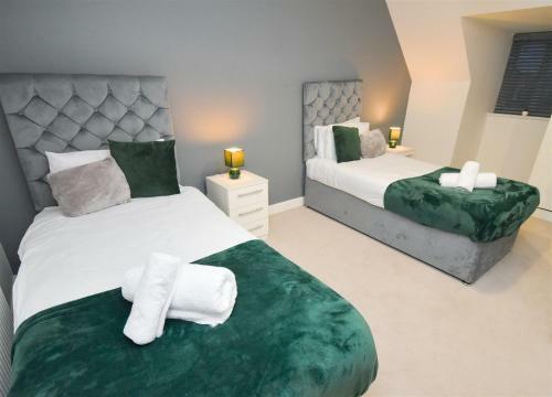 Foxley Place: Mk City House For Large Groups
