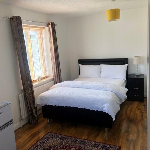 Bed & Breakfast Ashmina House With Free Onsite Parking