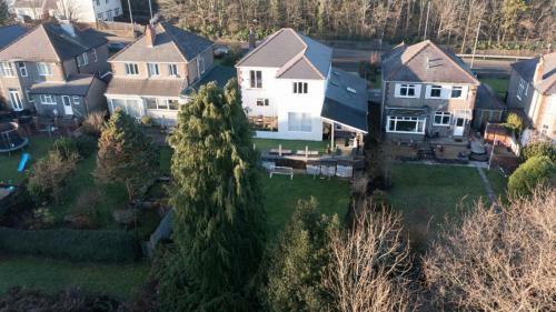 Rosecroft, Beautiful Large Home, Next To Celtic Manor & Icc