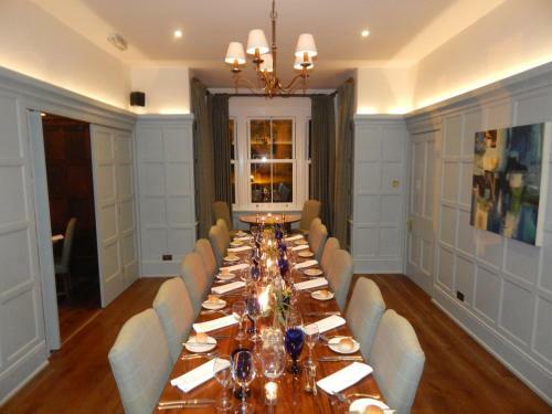 Hostal Burythorpe House