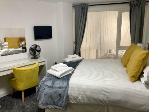 One Bed Apartment One Minute Walk Towan Beach Free Parking