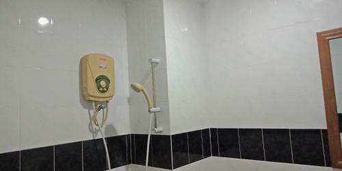 The Upper Deck Hotel