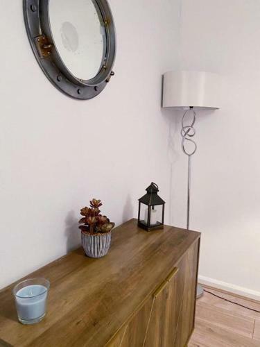 Stylish 3 Bed House + Free Parking + Great Location