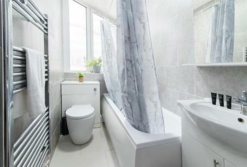 2 Bed City Centre Apartment - Roomy