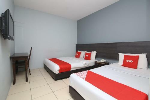 Hotel Oyo 90136 Jumbo Inn