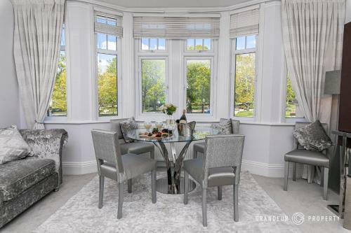 Apartamento Glamorous 2 Bed, Central Location, Scenic Views, Parking