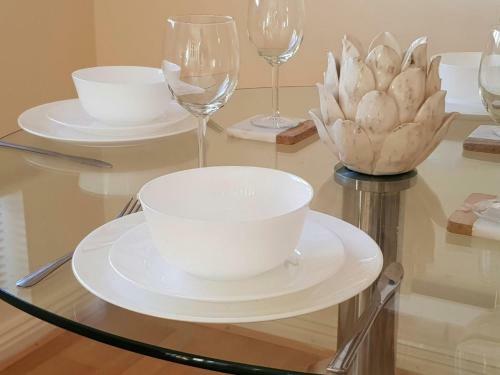 Central Spacious & Stylish Apartment With Free Parking