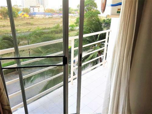 Jomtien Beach Condo - Floor 4 Studio Close To The Beach