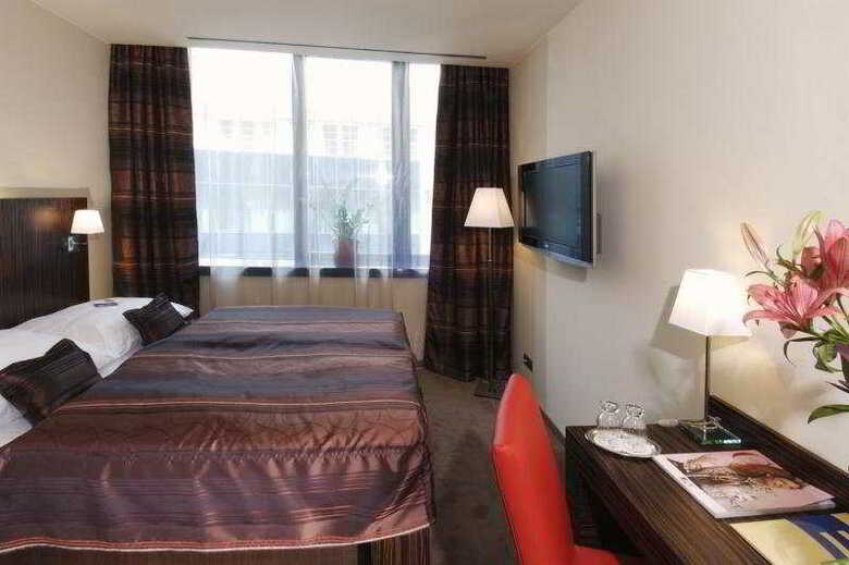 Ea Hotel Crystal Palace