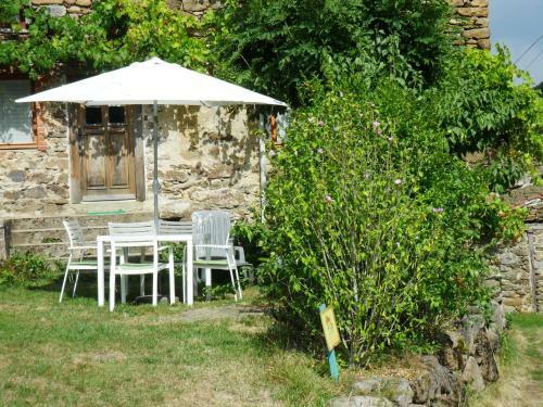 Holiday Home Le Pradal Villeneuve D Allier