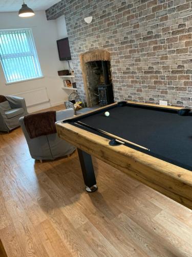 Miners Cottage Wales Sleep 8 Log Burner Pool Table