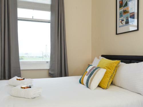 Pass The Keys Amazing Views 2 Bed Central Apartment