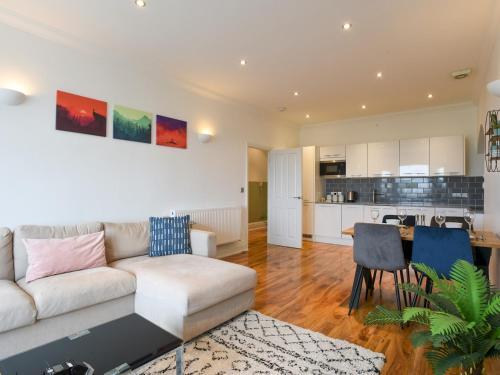 Pass The Keys Amazing Views 2 Bed Central Apartment