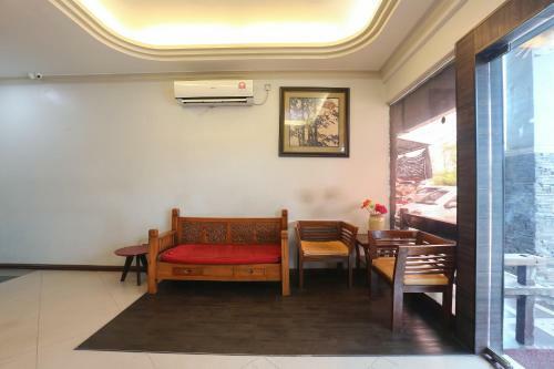 Oyo 90045 Dalyla Inn Hotel