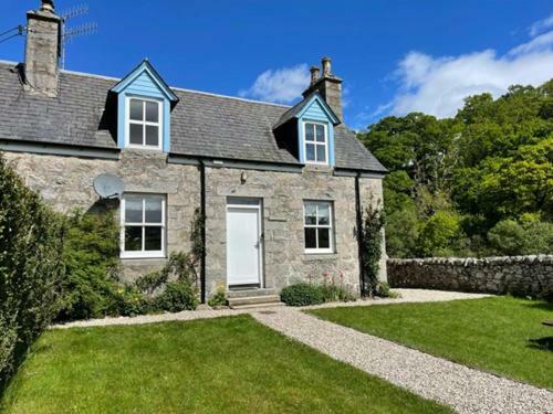 Burnside & Jocks Cottage On The Blarich Estate
