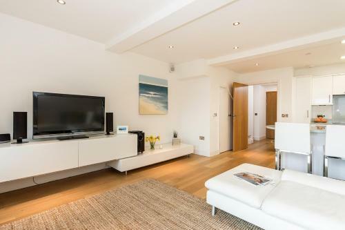 Luxury Apartment, By The Beach, Sea Views