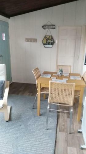 No. 27. A Quiet Dog Friendly Rural/coastal Chalet