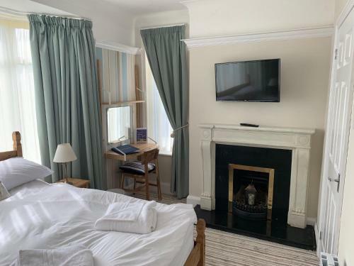 Bed & Breakfast Holly Trees