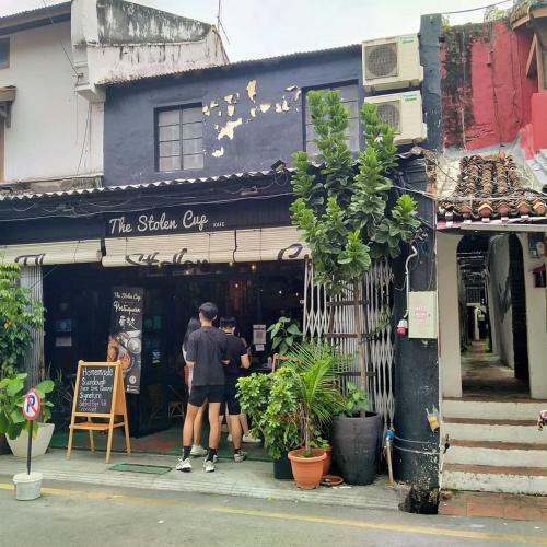 Hostal Alimama Guesthouse Melaka With Balcony