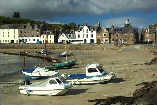 Stonehaven Ground Floor Home With A Spectacular Harbour View.