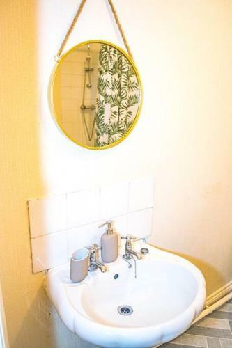 Apartamento Modern 2 Bedroom House, Free Wifi