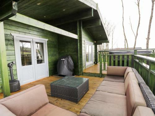 Oak Lodge