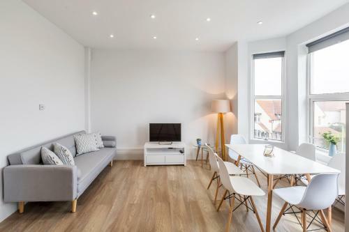 Sea's The Day - Sea View Apartment