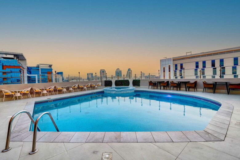 Hotel Howard Johnson Plaza By Wyndham Dubai