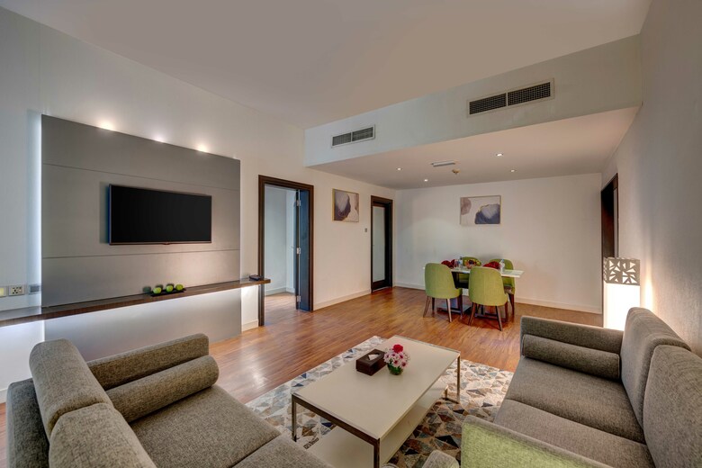 Hotel Howard Johnson Plaza By Wyndham Dubai