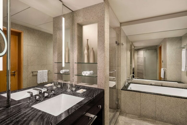 Hotel Shangri-la