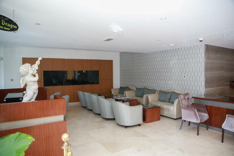 Hotel Versailles