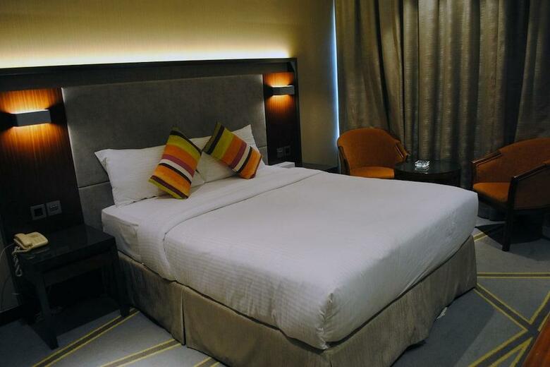 Hotel Versailles