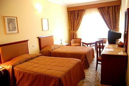 Hotel Versailles